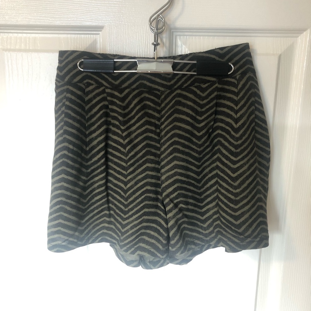 *NWOT* American Eagle Stripped Linen Shorts